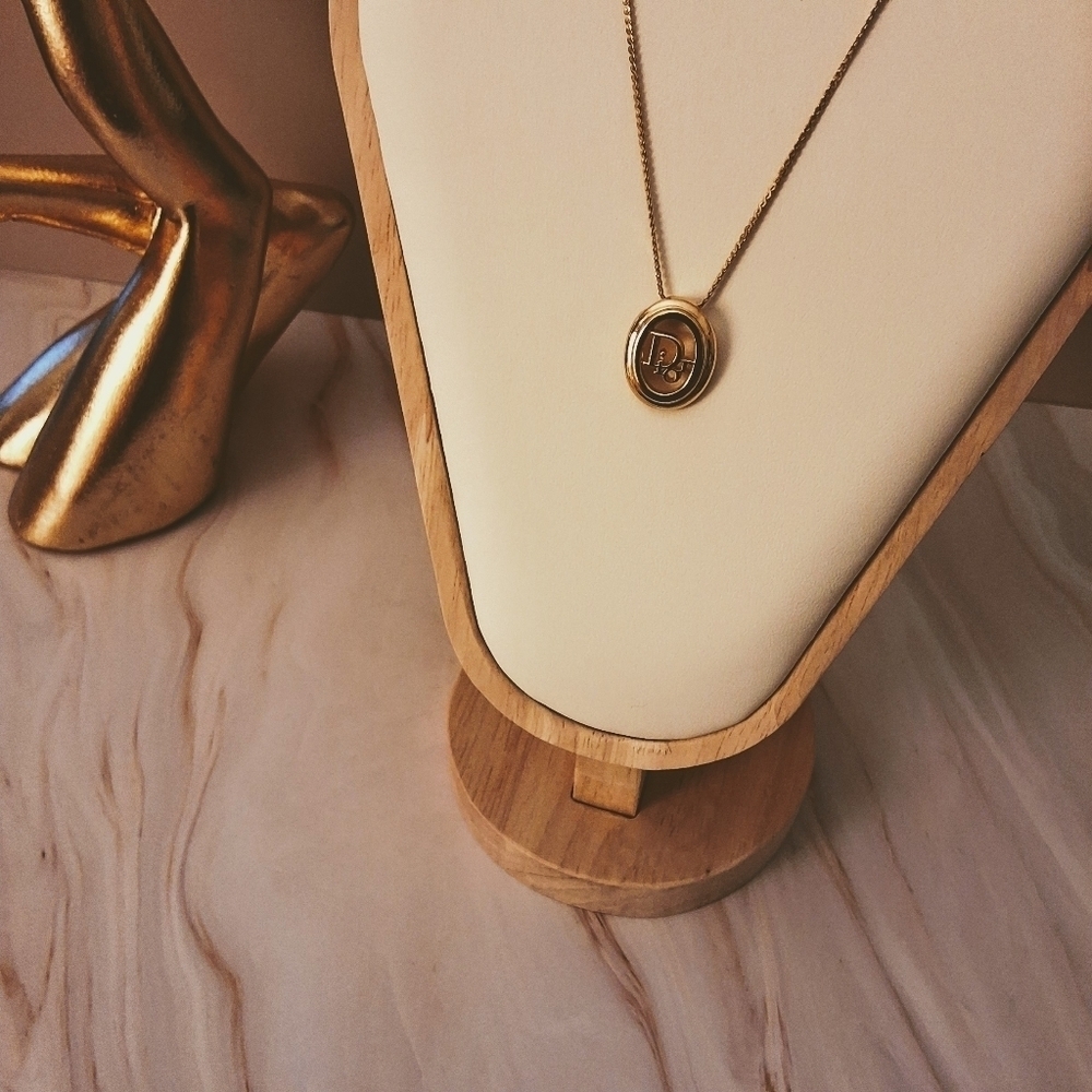 💥 Dior Vintage Gold-Tone Pendant Necklace – Timeless Luxury - Pristine - Picture 3 of 10